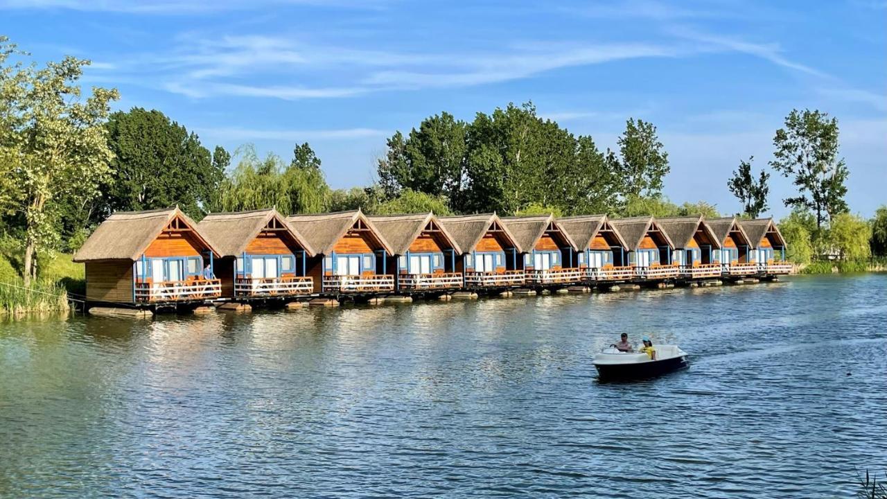 Отель Zaga Zaga Sat Tecuci Экстерьер фото