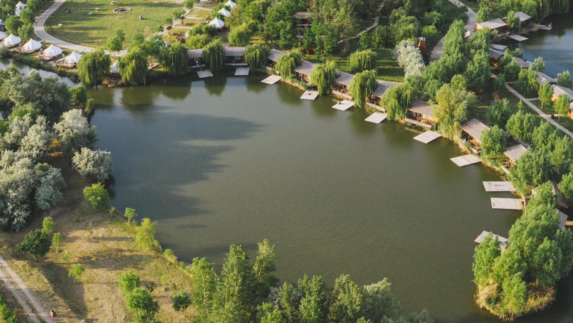 Отель Zaga Zaga Sat Tecuci Экстерьер фото